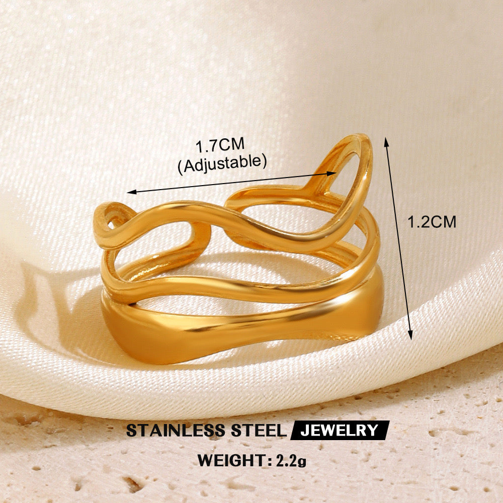 Anillo de ondas bonito