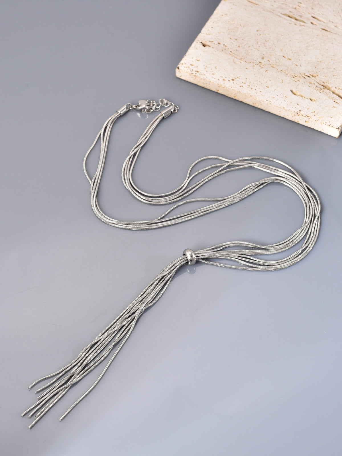 Collar corbatero barbas