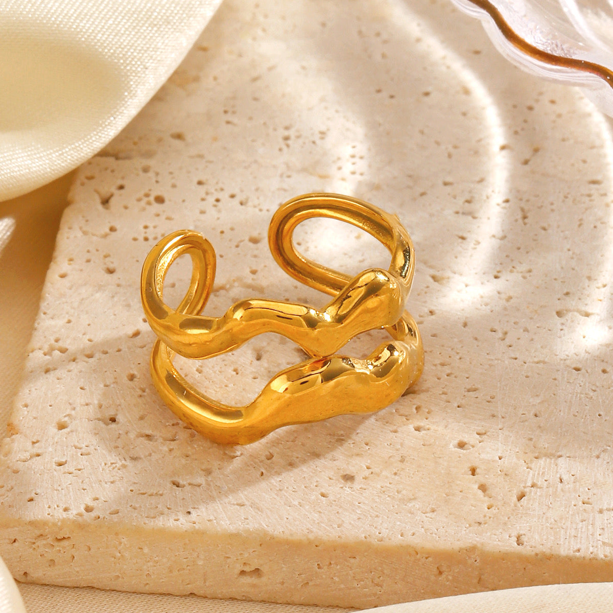 Anillo doble irregular dorado