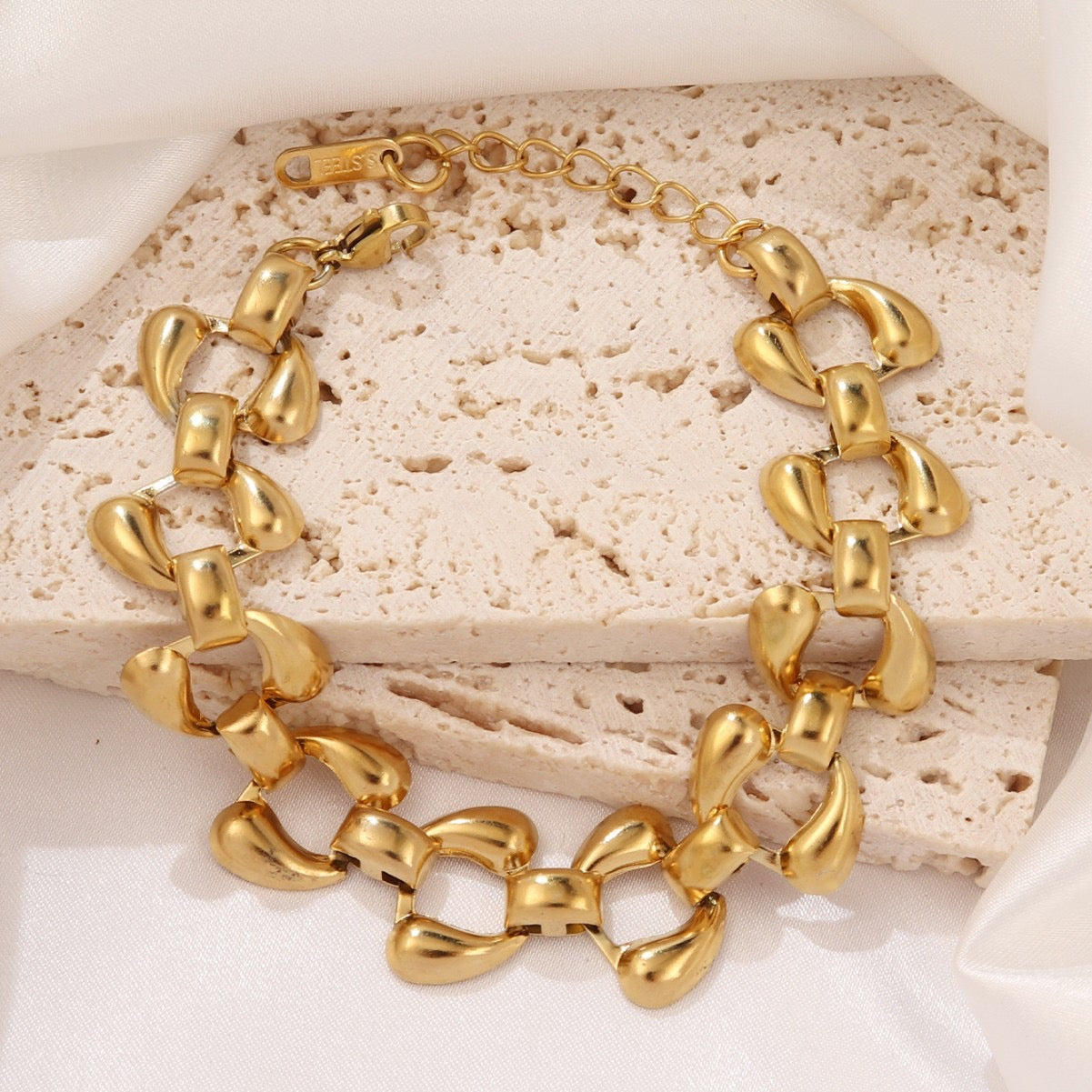 Pulsera eslabón puff dorado