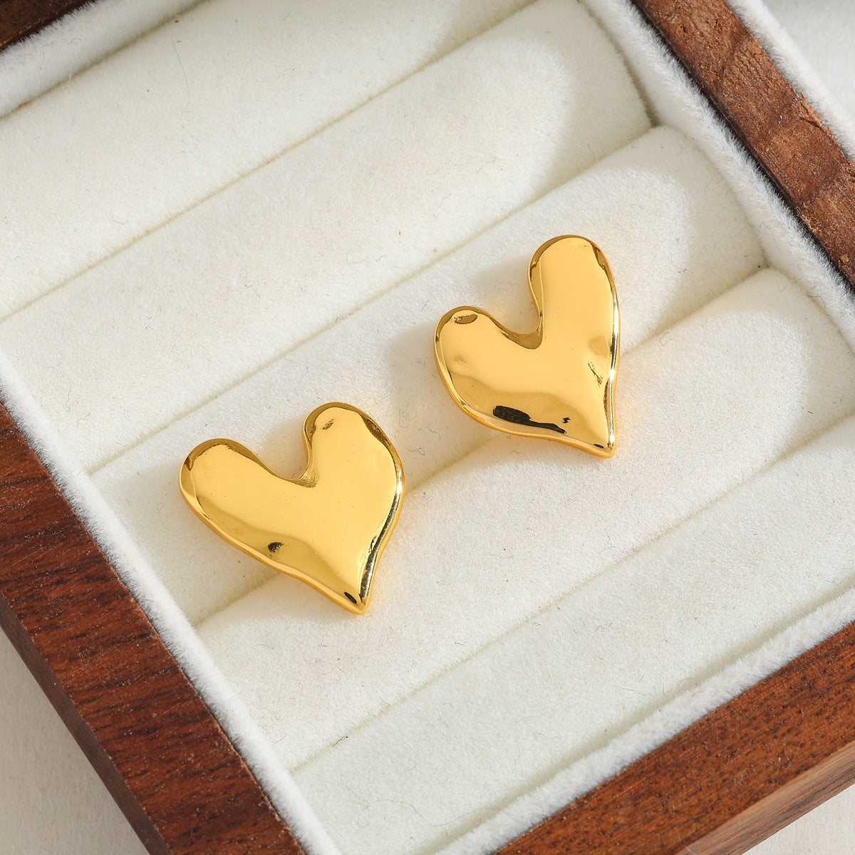 Aretes corazón brillo chicos