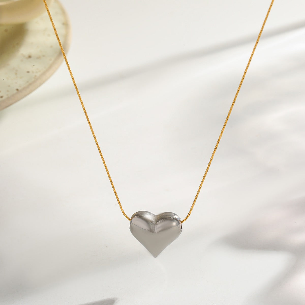 Collar corazón bitono brilloso