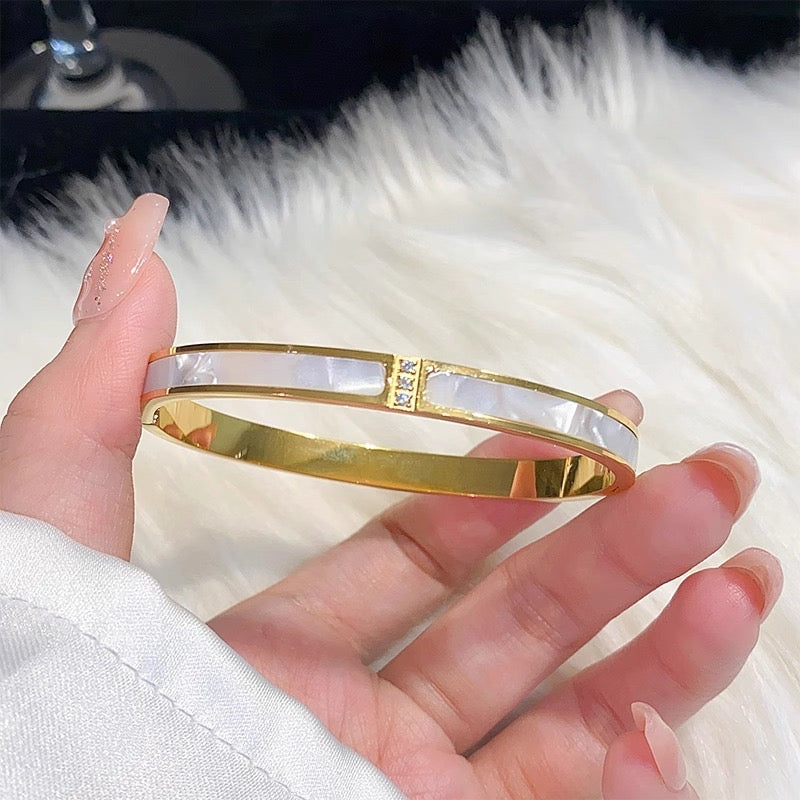 Pulsera madre perla diamante centro