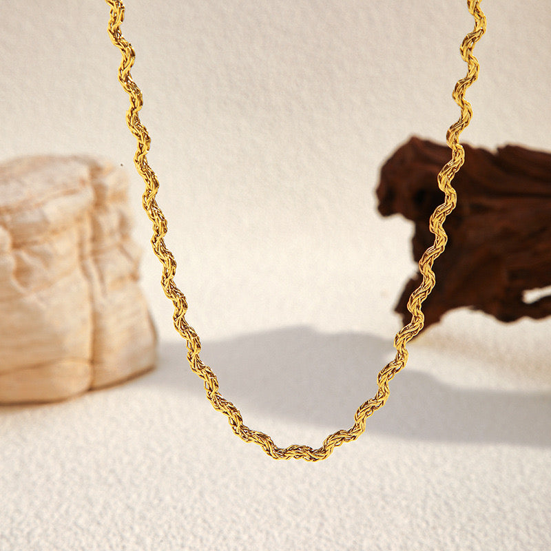 Collar six Zag elegante