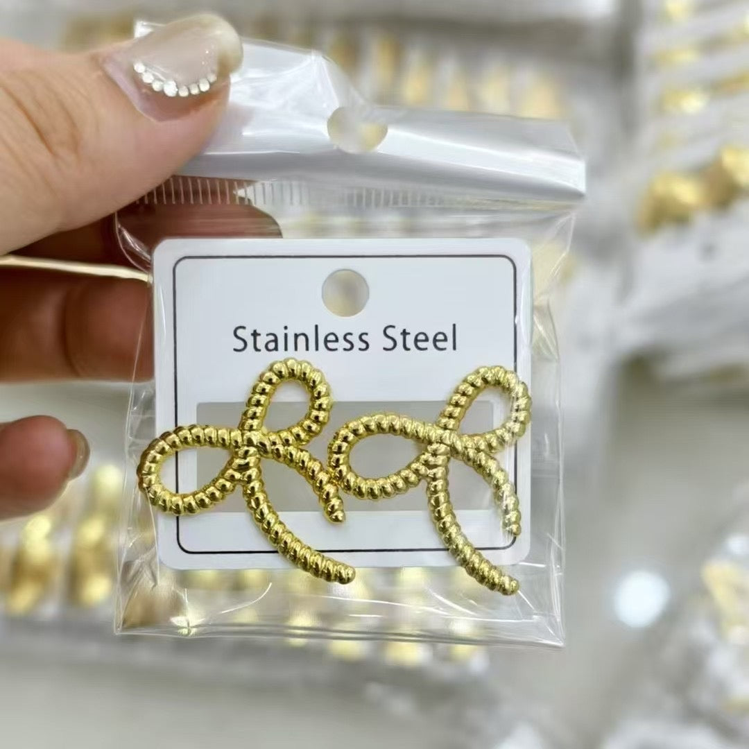 Aretes moñito delgado