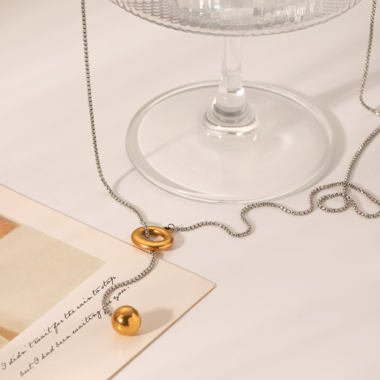 Collar corbatero bitono