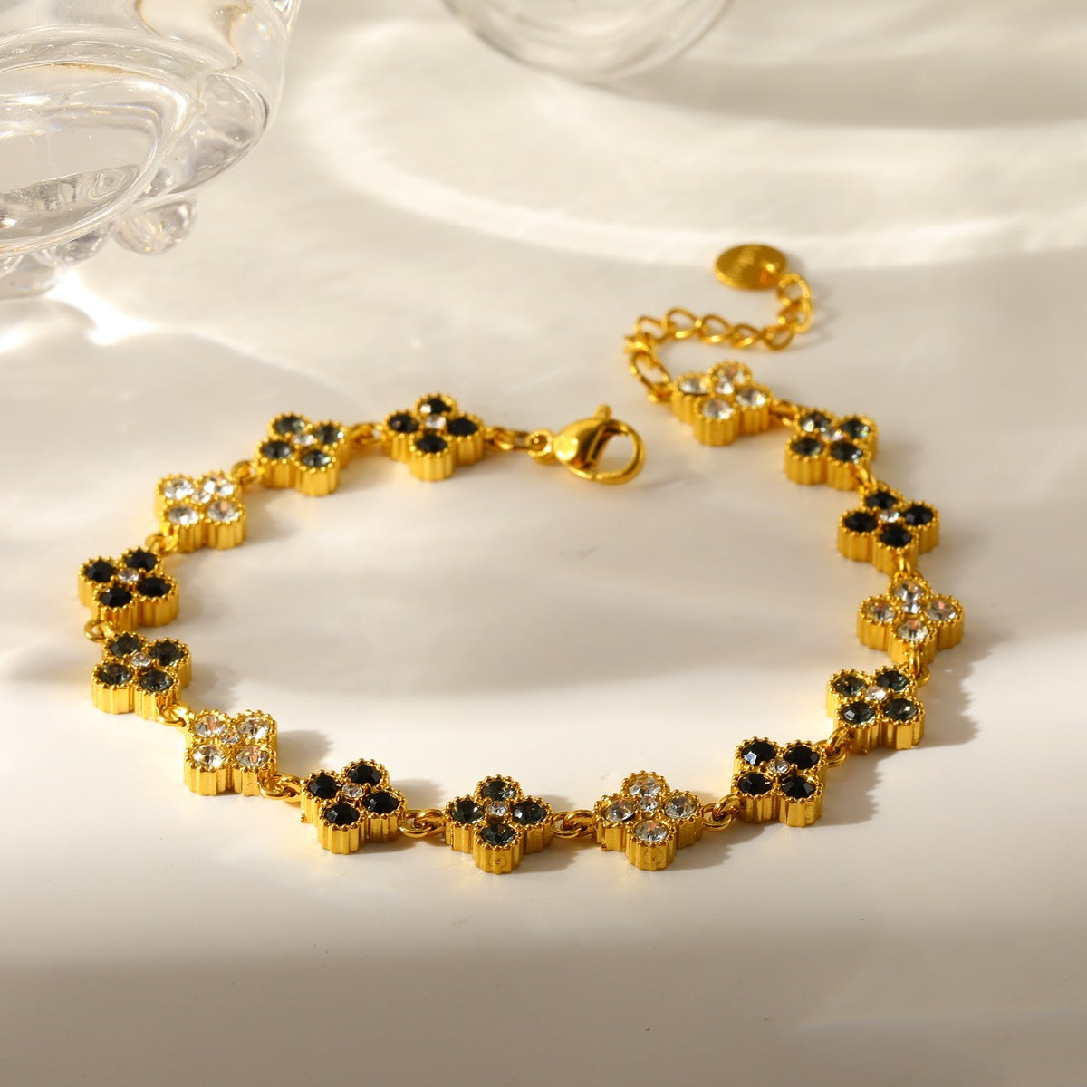 Pulsera VC en tonos negros