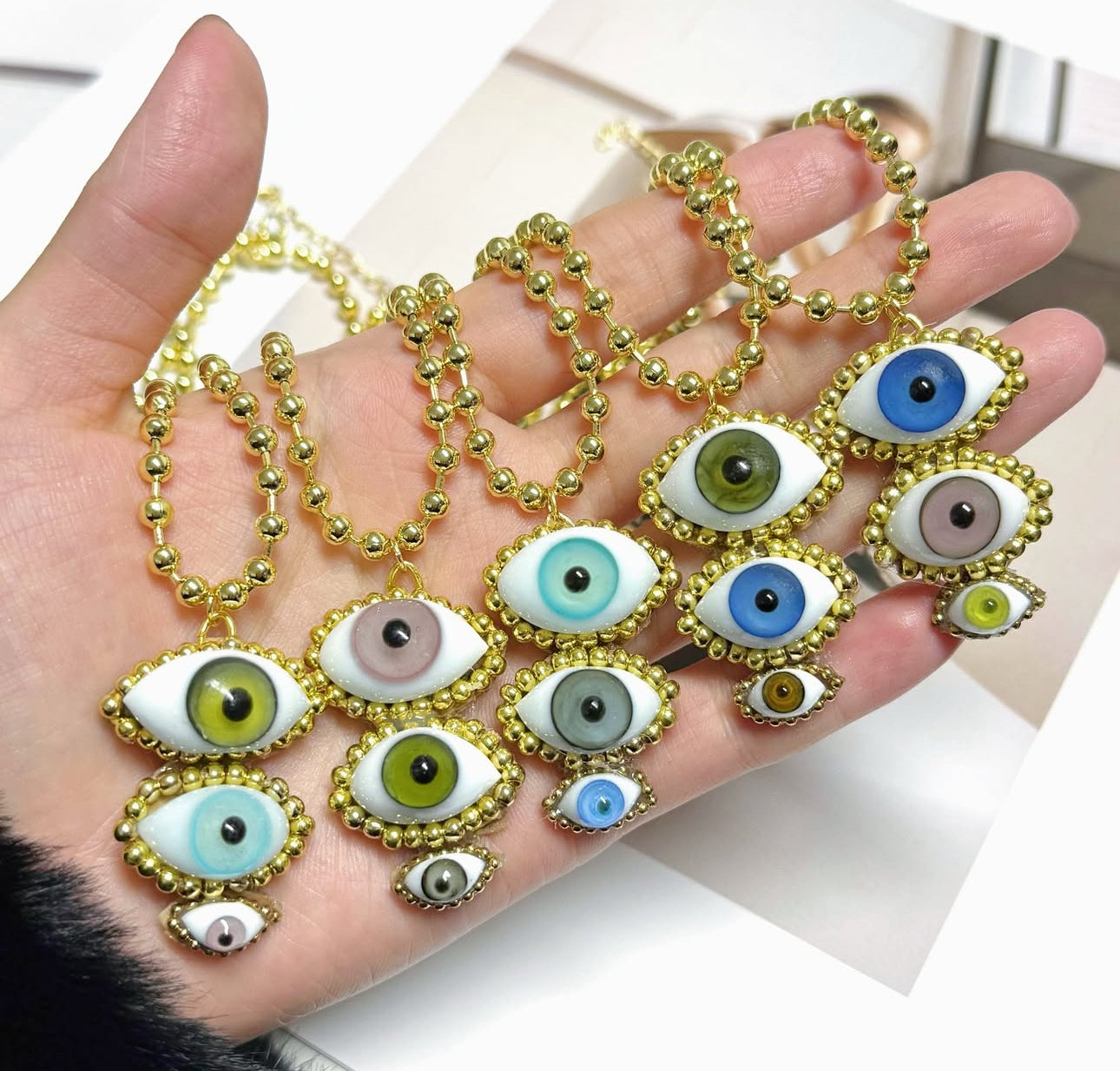 Collar ojo triple de cristal