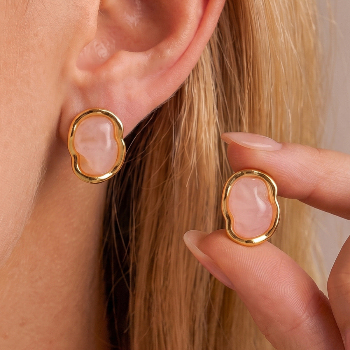 Aretes de acero con detalles en acrílico
