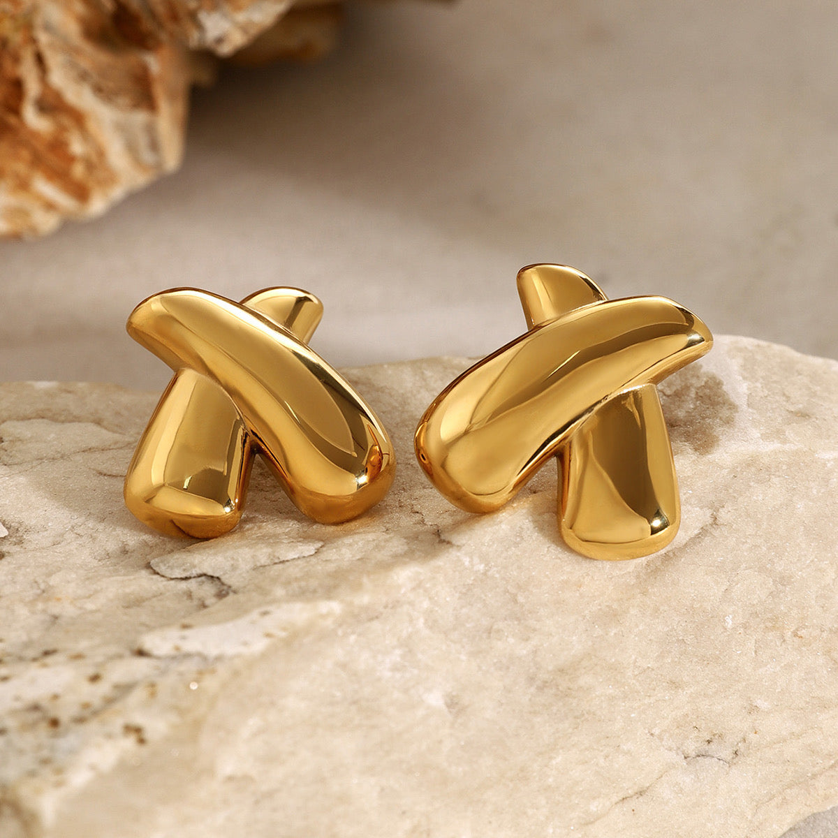 Aretes tacha dorado jumbo