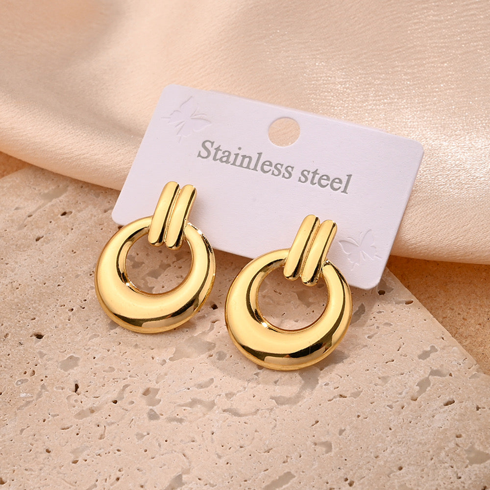 Aretes círculo elegante