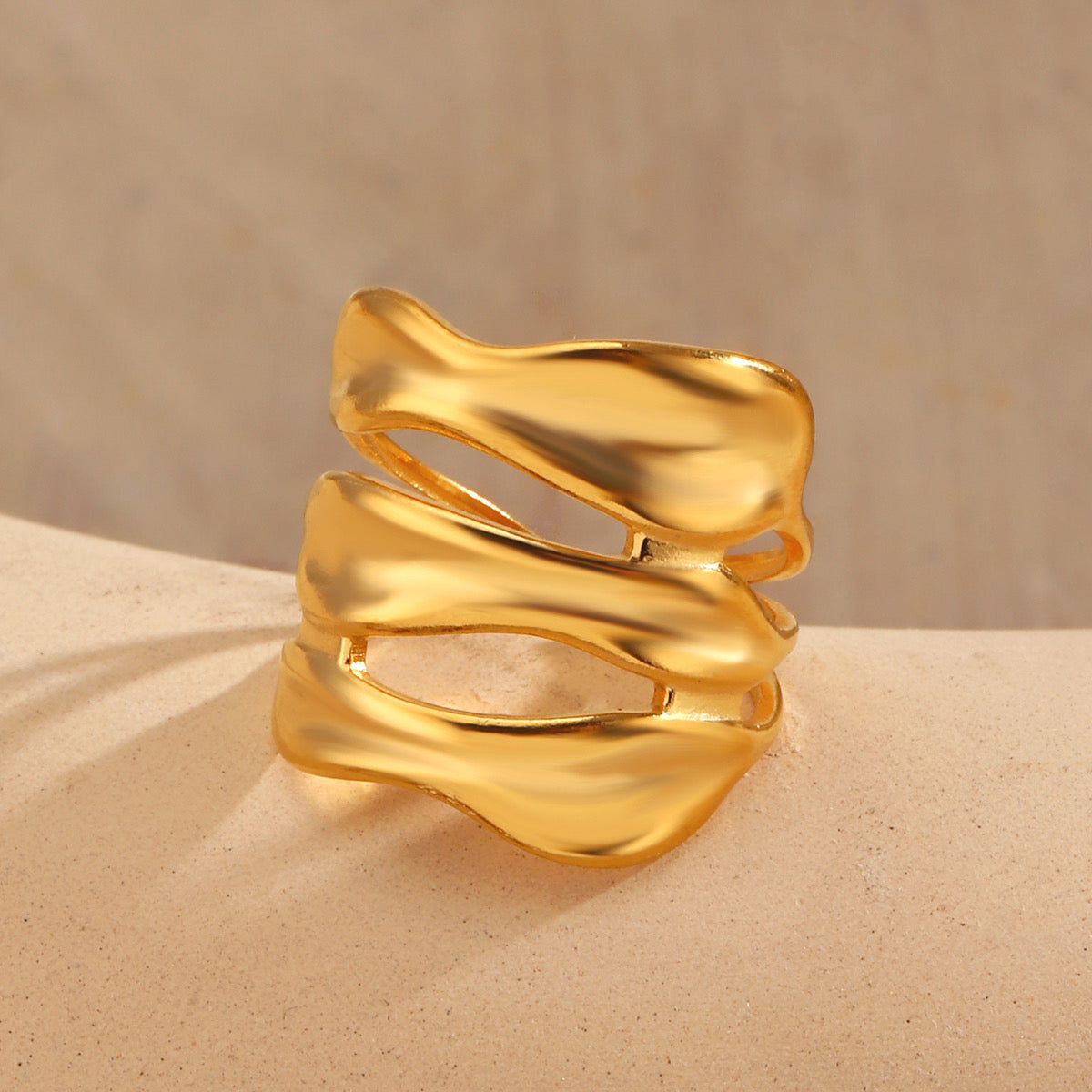 Anillo tres líneas ondeadas