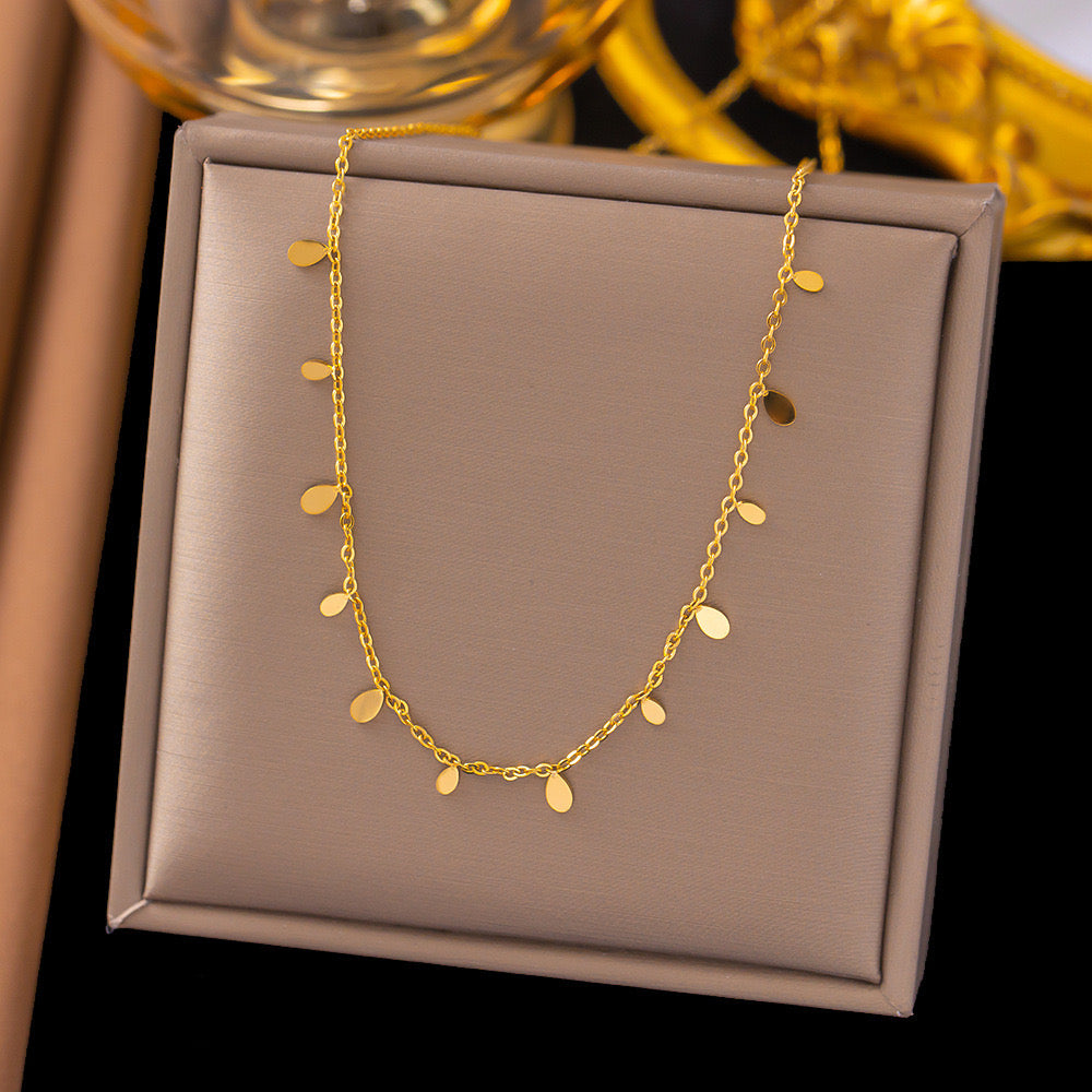 Collar Charms de gotita