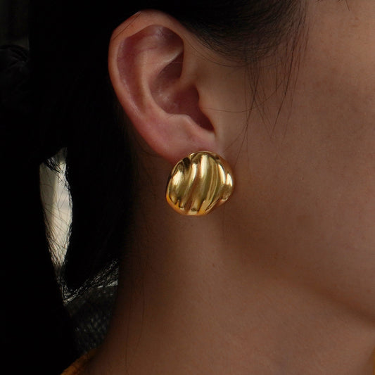 Aretes boton arrugado