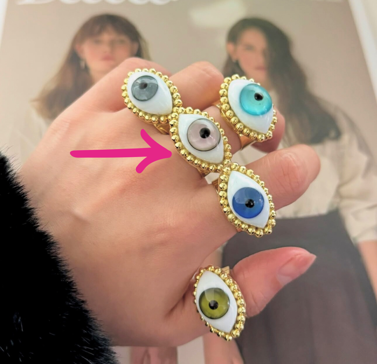 Anillo ojo cristal con bolitas