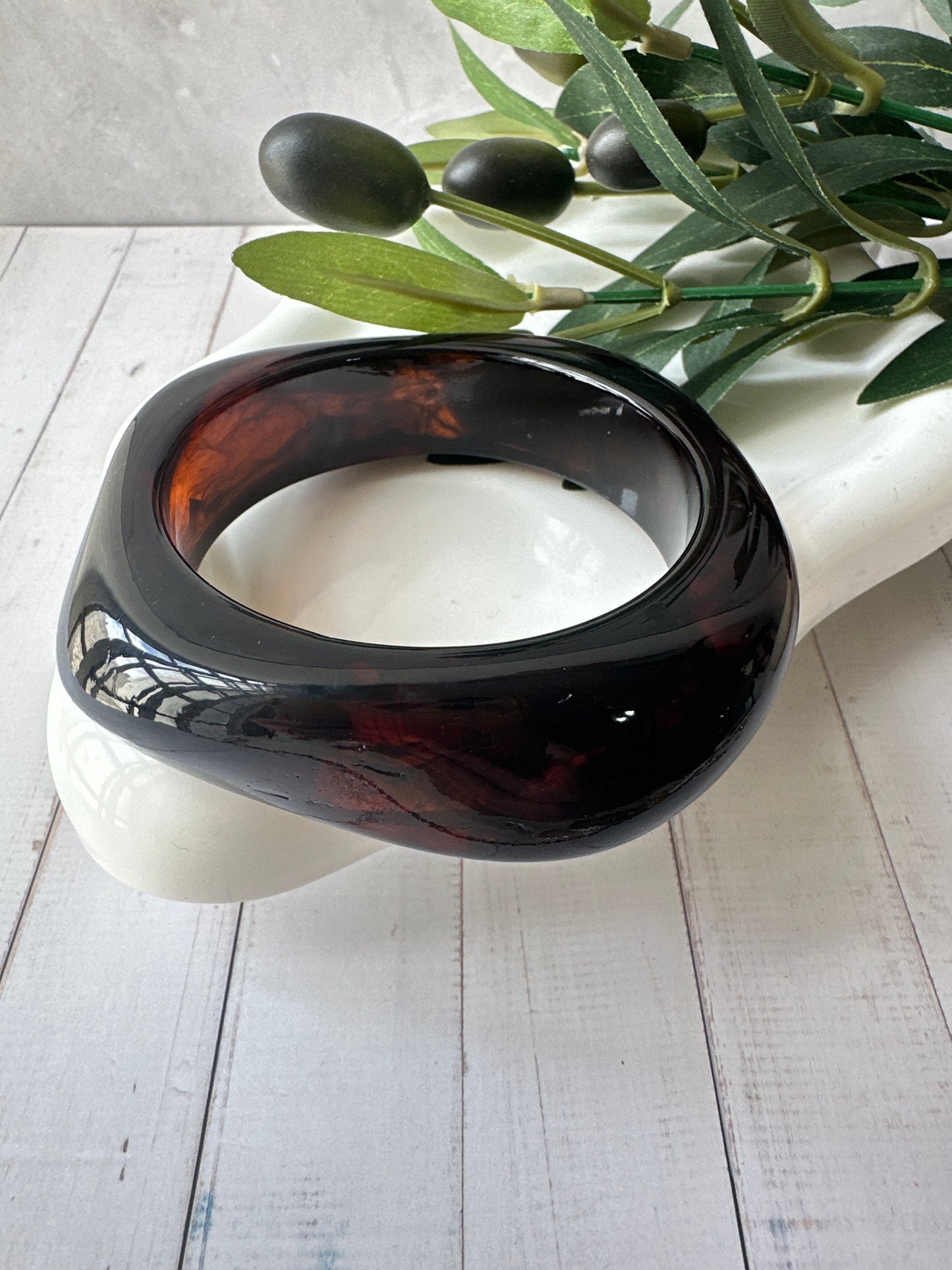Pulsera acrílico café
