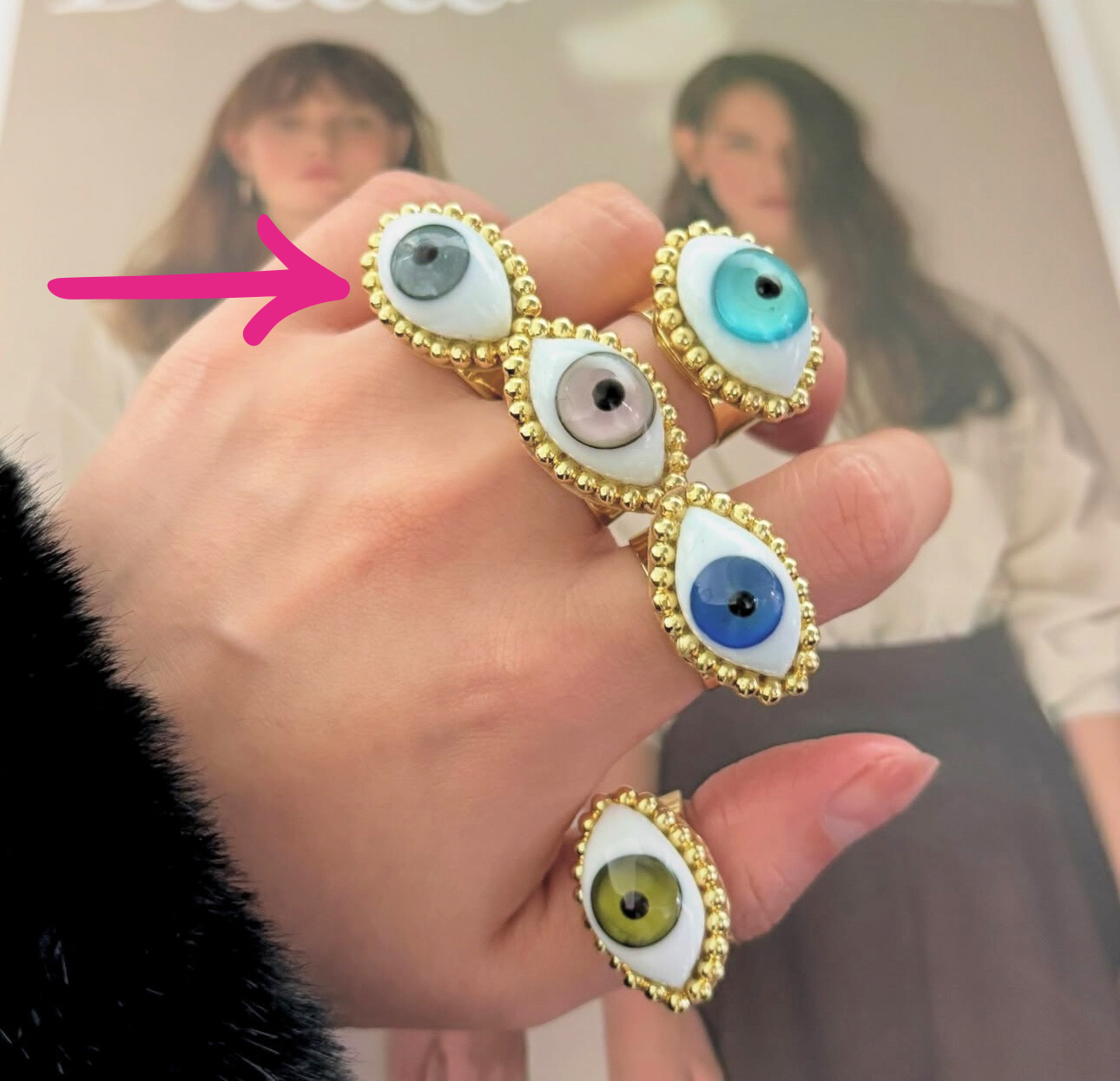 Anillo ojo cristal con bolitas