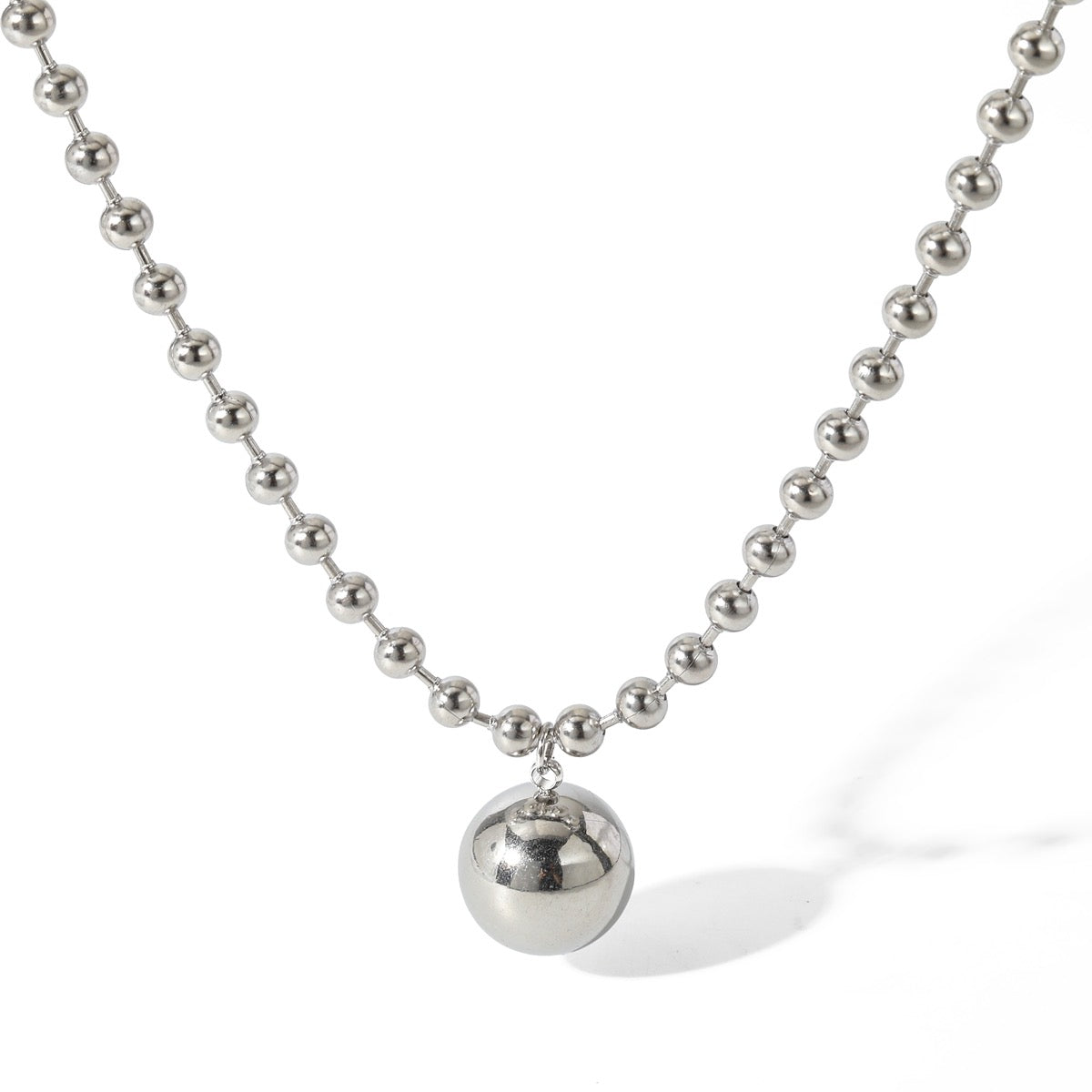 Collar bolitas con esfera en plata