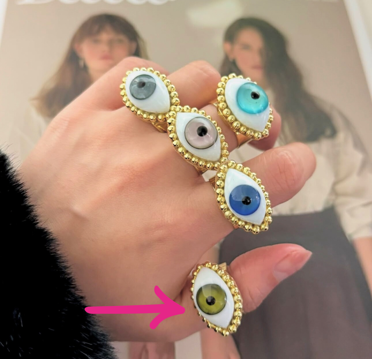 Anillo ojo cristal con bolitas