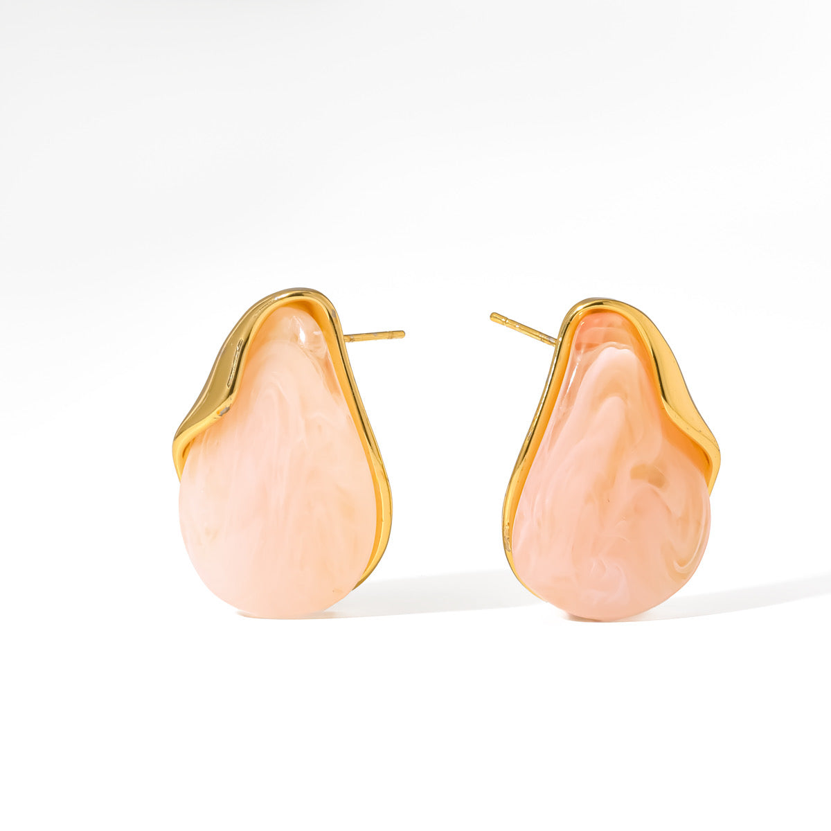 Aretes maxi con detalles en acero