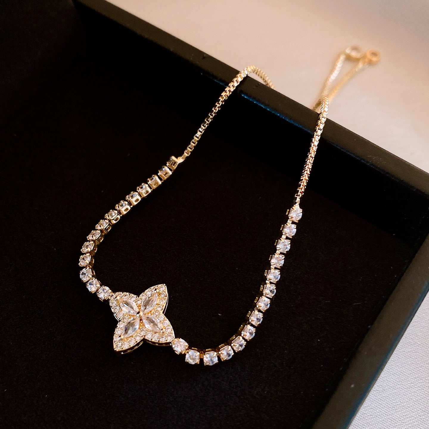 Pulsera ajustable trébol