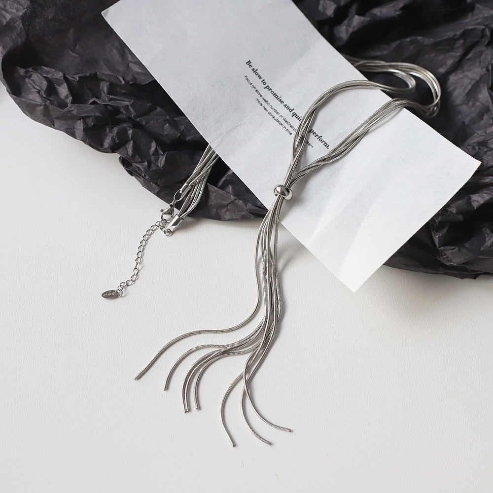 Collar corbatero barbas