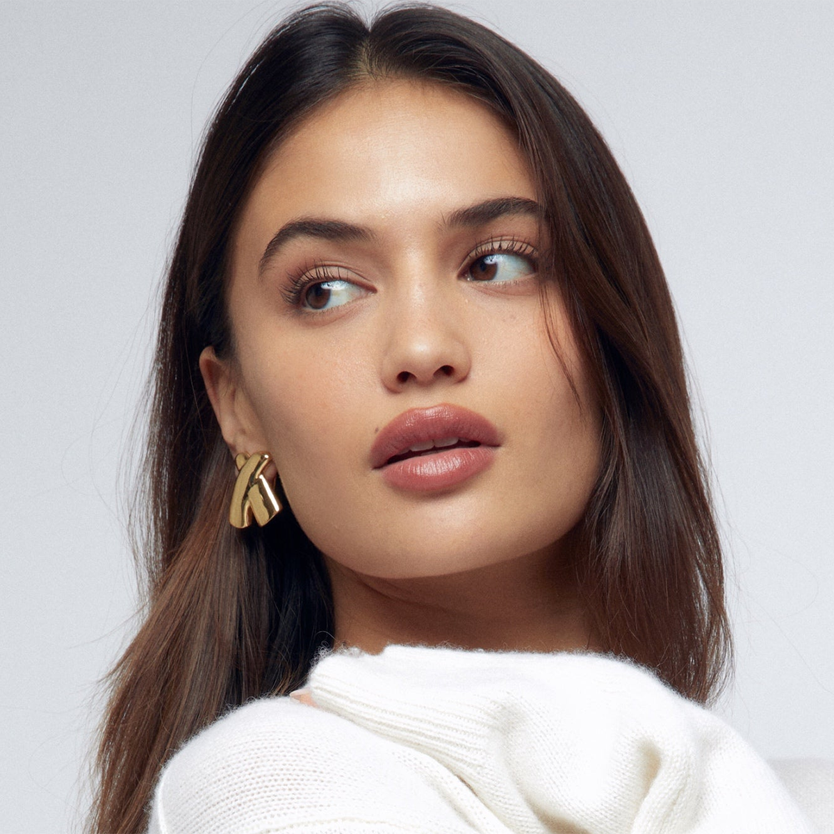 Aretes tacha dorado jumbo