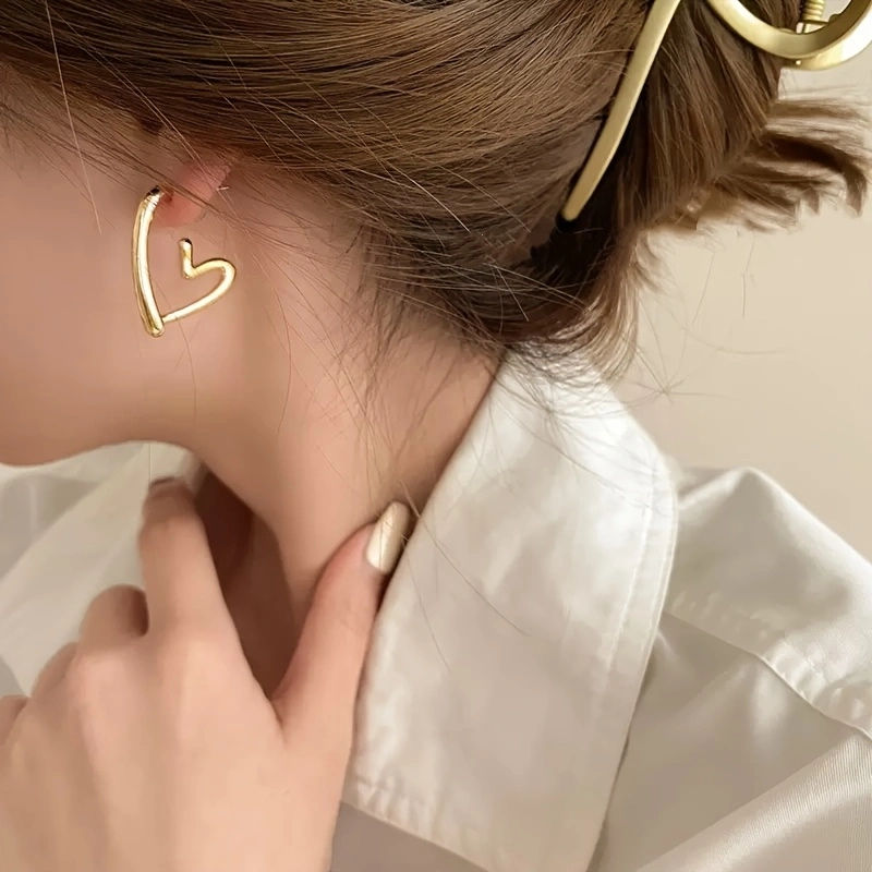 Aretes contorno de corazón