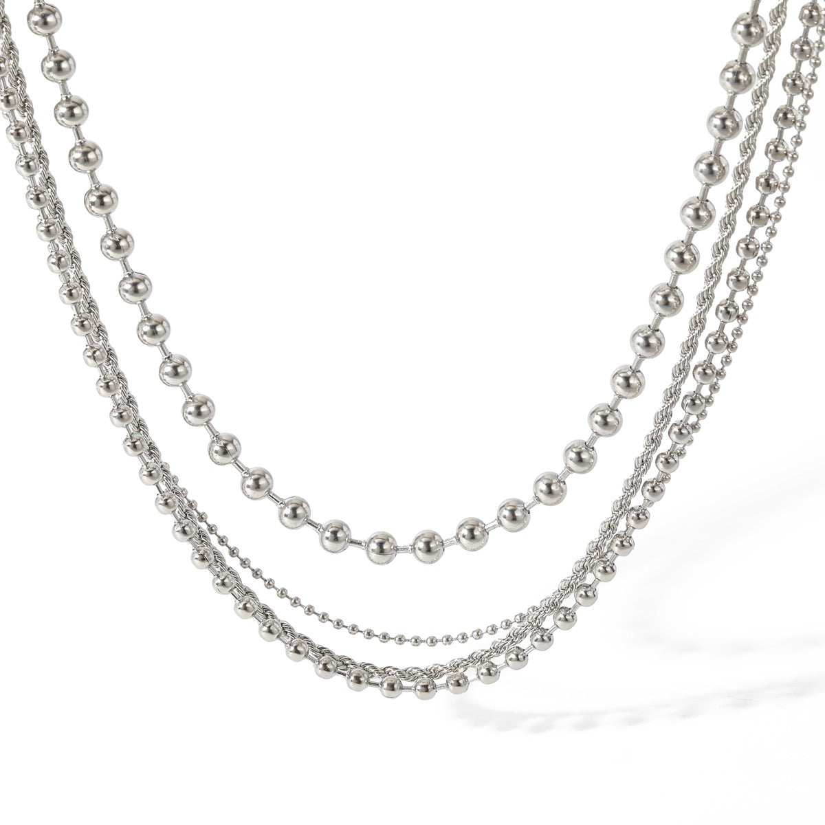 Collar en capas bolitas plata