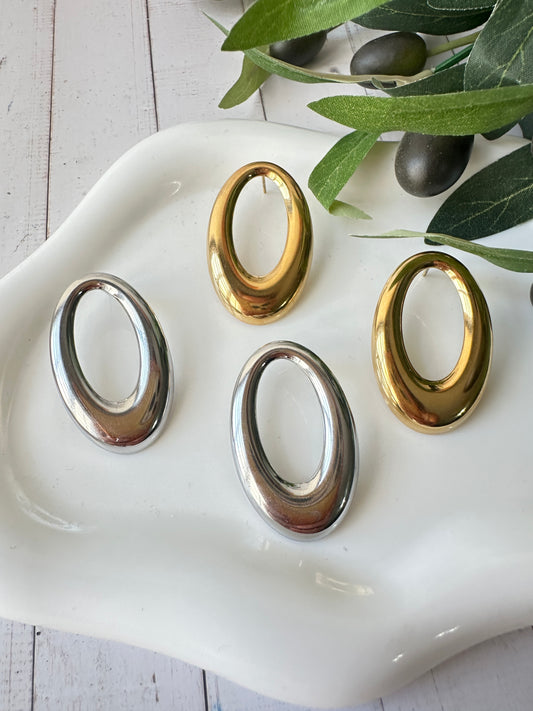 Aretes oval elegante dorado