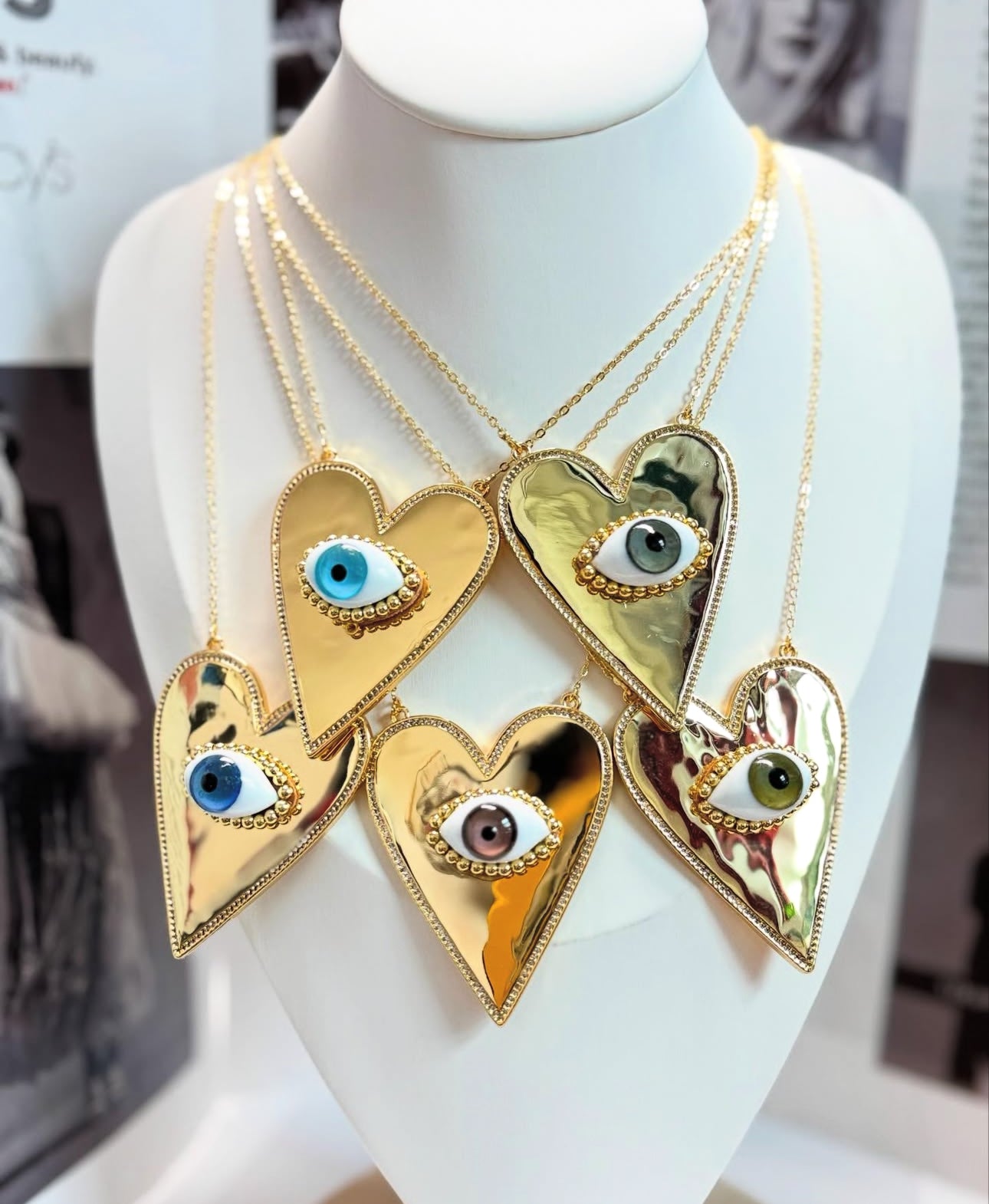 Collar corazón chuncky con ojo de cristal