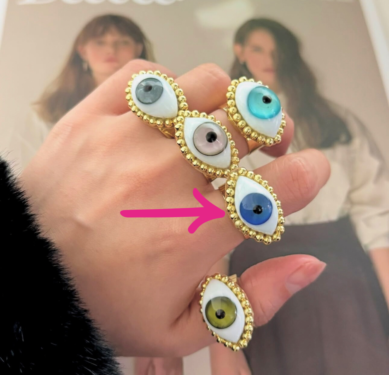 Anillo ojo cristal con bolitas