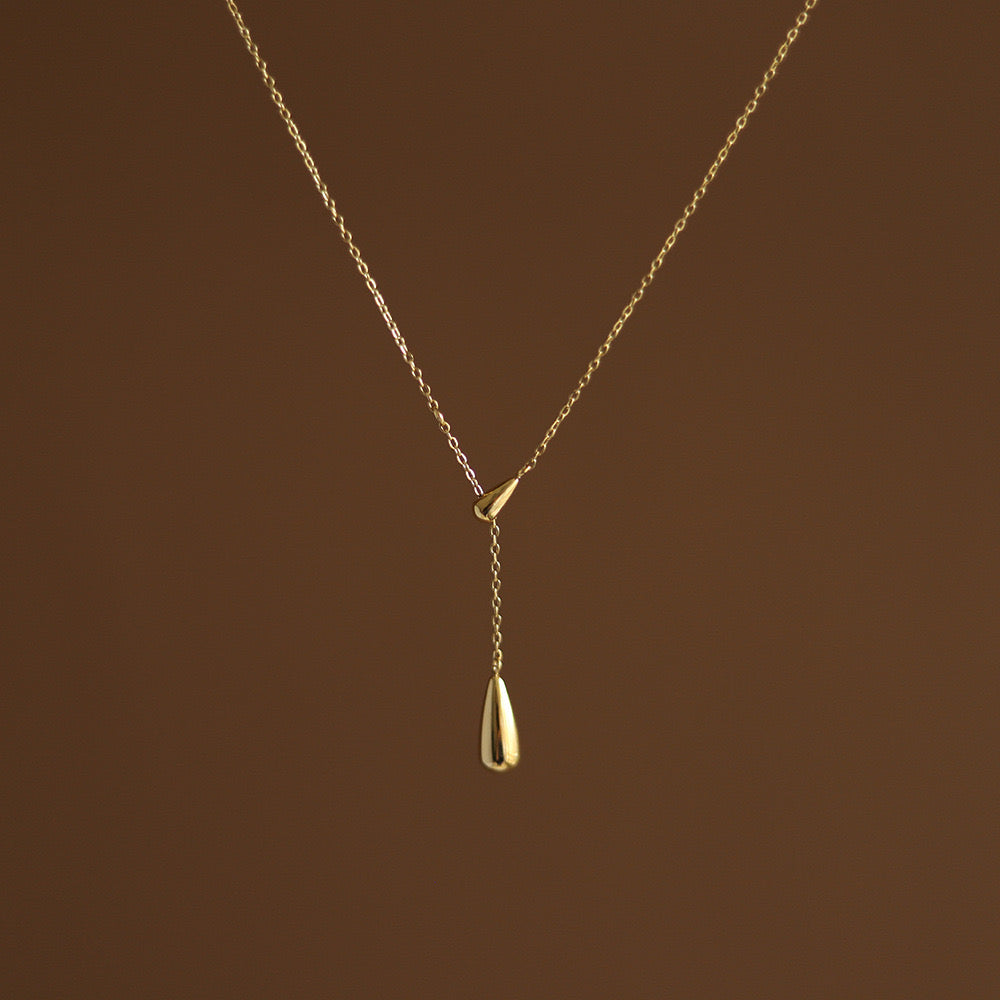 Collar corbatero gota