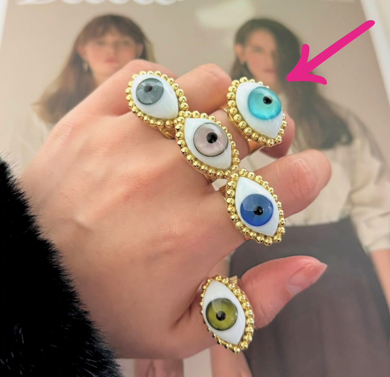 Anillo ojo cristal con bolitas