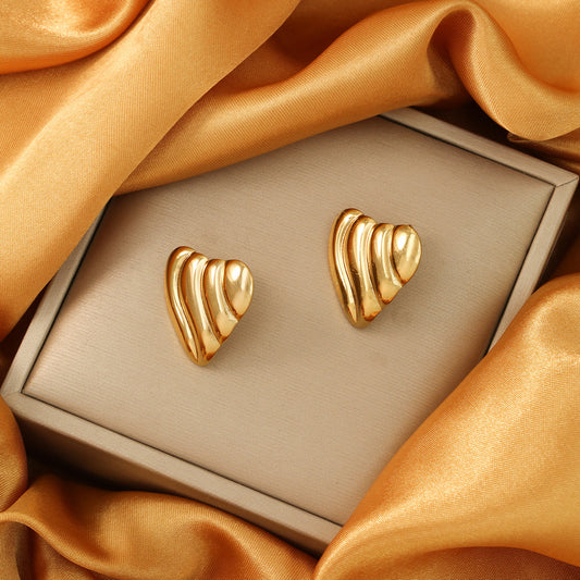 Aretes corazón rayado de ondas