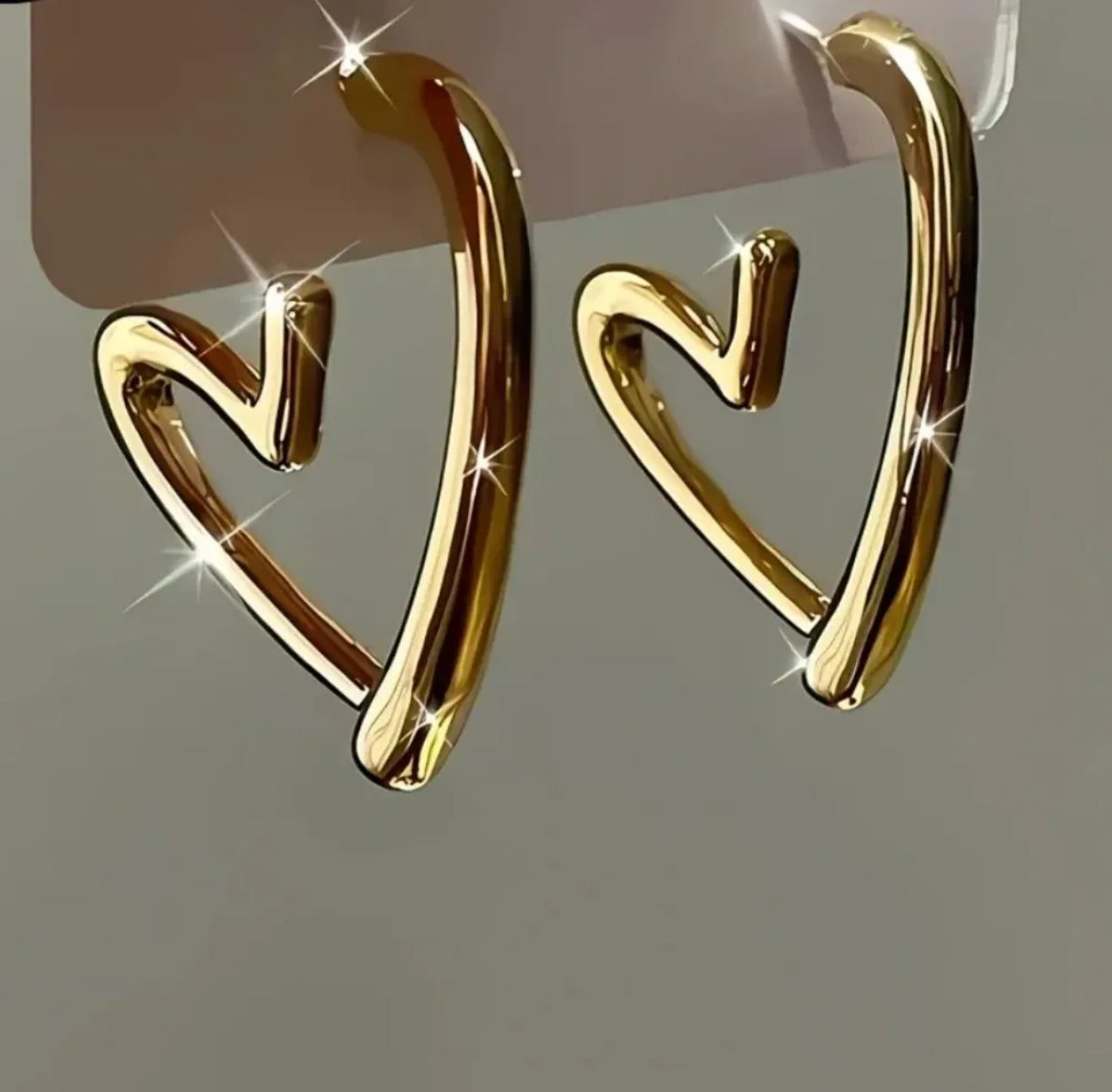 Aretes contorno de corazón