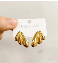 Aretes triple caída