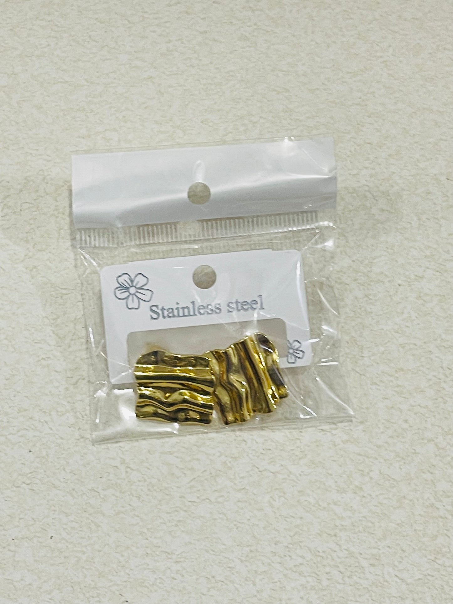 Aretes cuadro arrugado