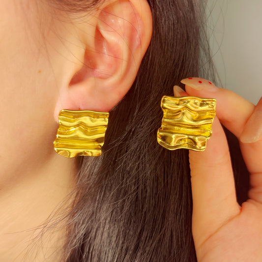 Aretes cuadro arrugado