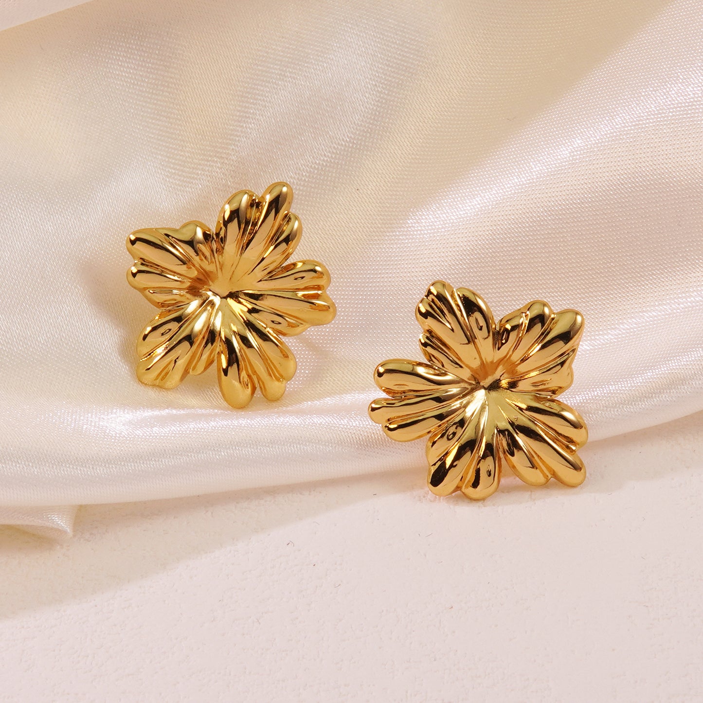 Aretes Jimena dorado