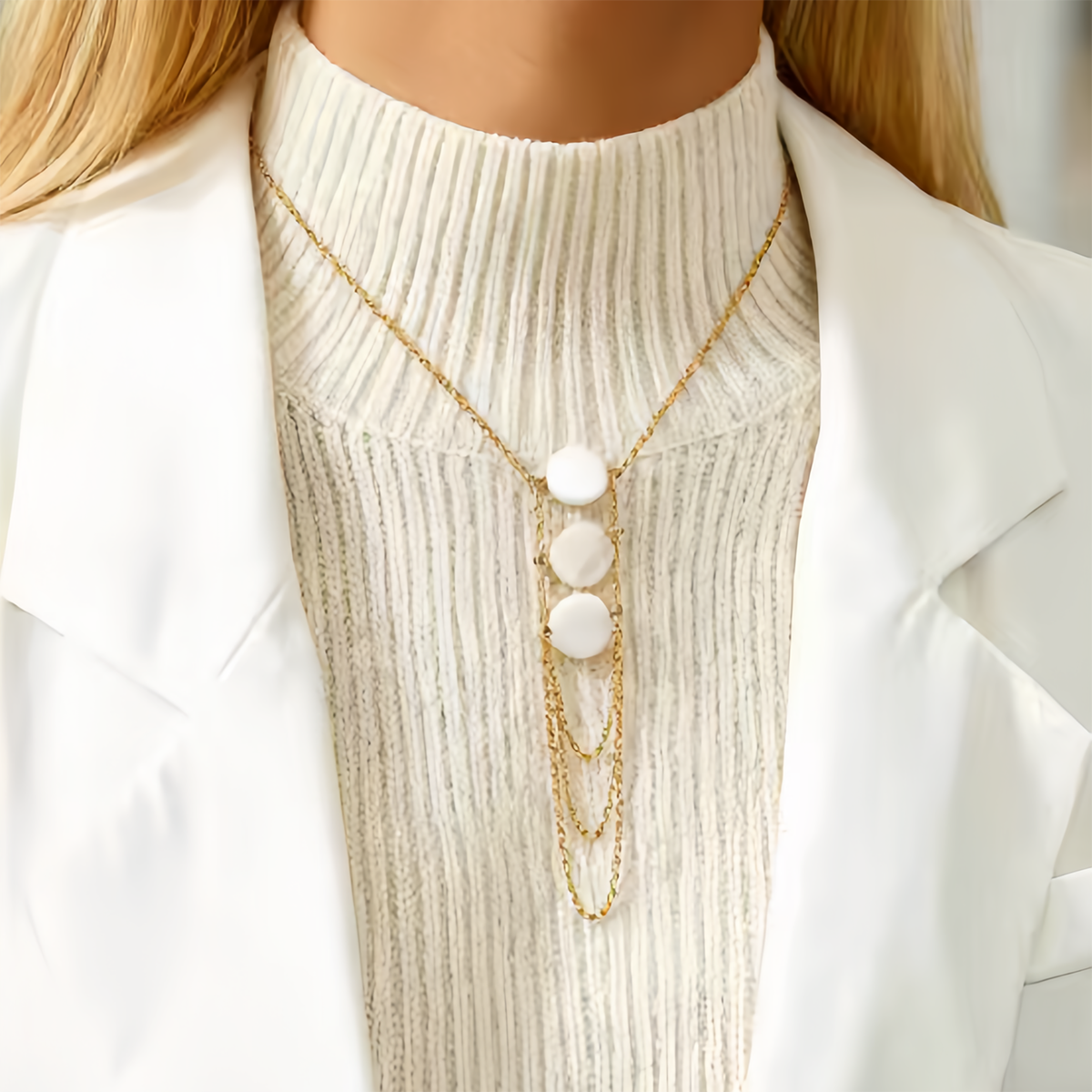 Collar corbatero capas con perlas