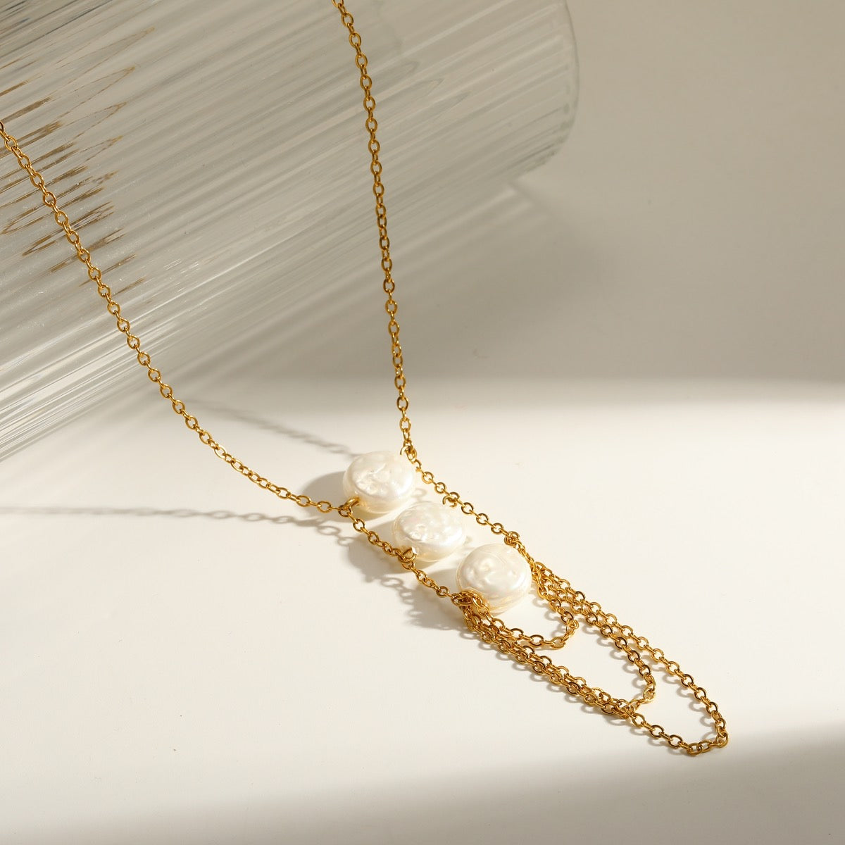 Collar corbatero capas con perlas