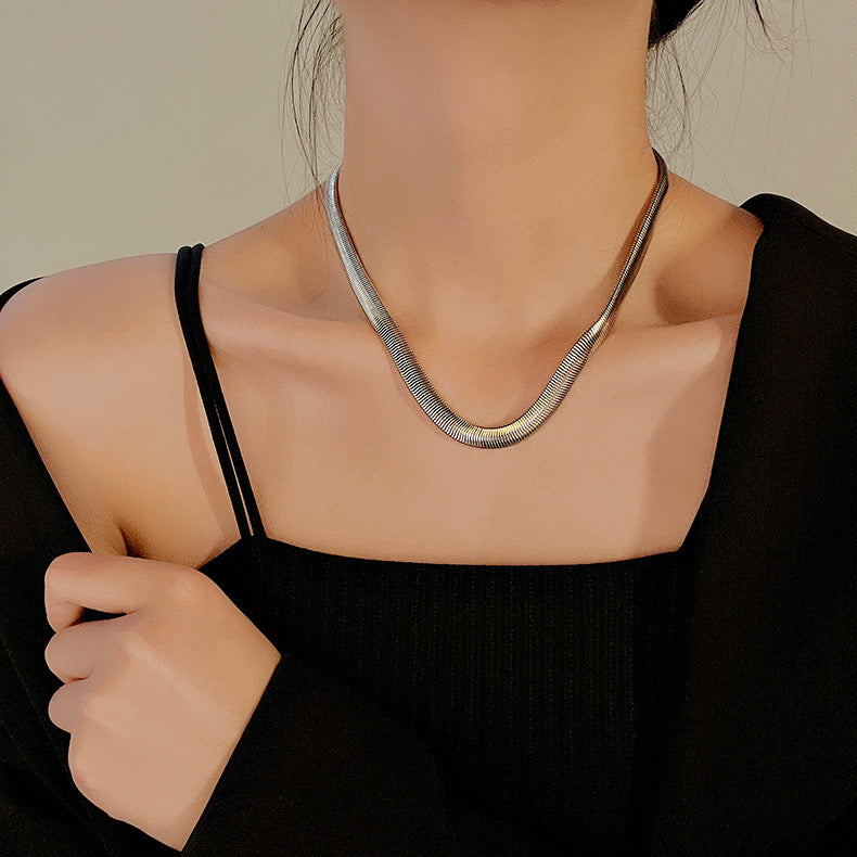 Collar serpiente chuncky plata