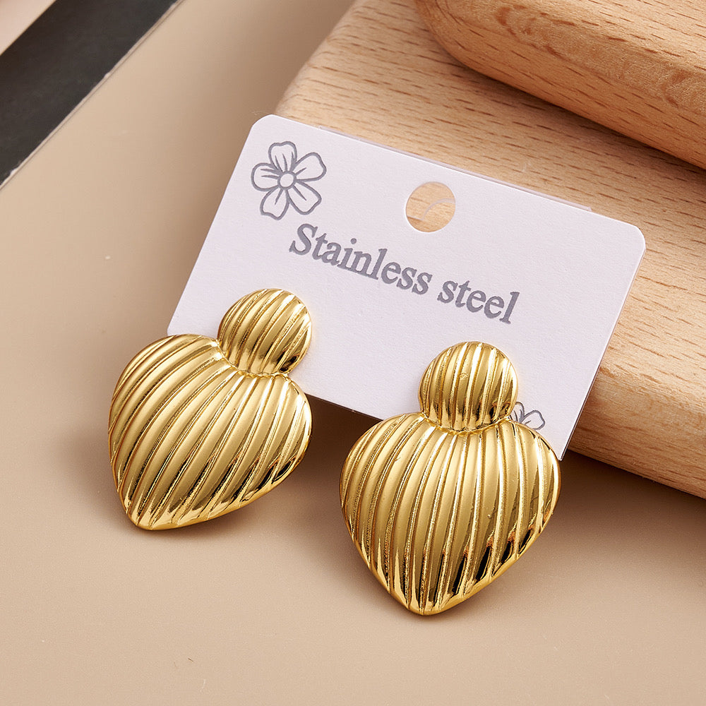 Aretes círculo con corazon