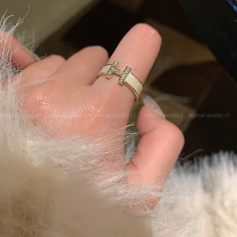 Anillo H blanco