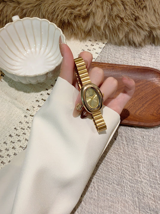 Reloj súper elegante contorno grueso