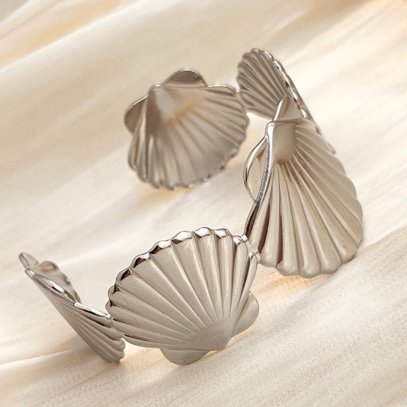 Pulsera brazalete concha en plata