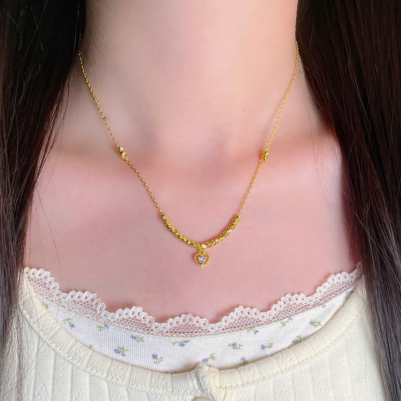 Collar corazón sutil