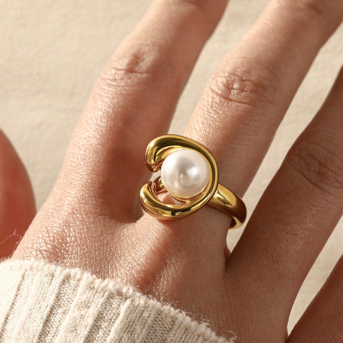 Anillo con punta en perla