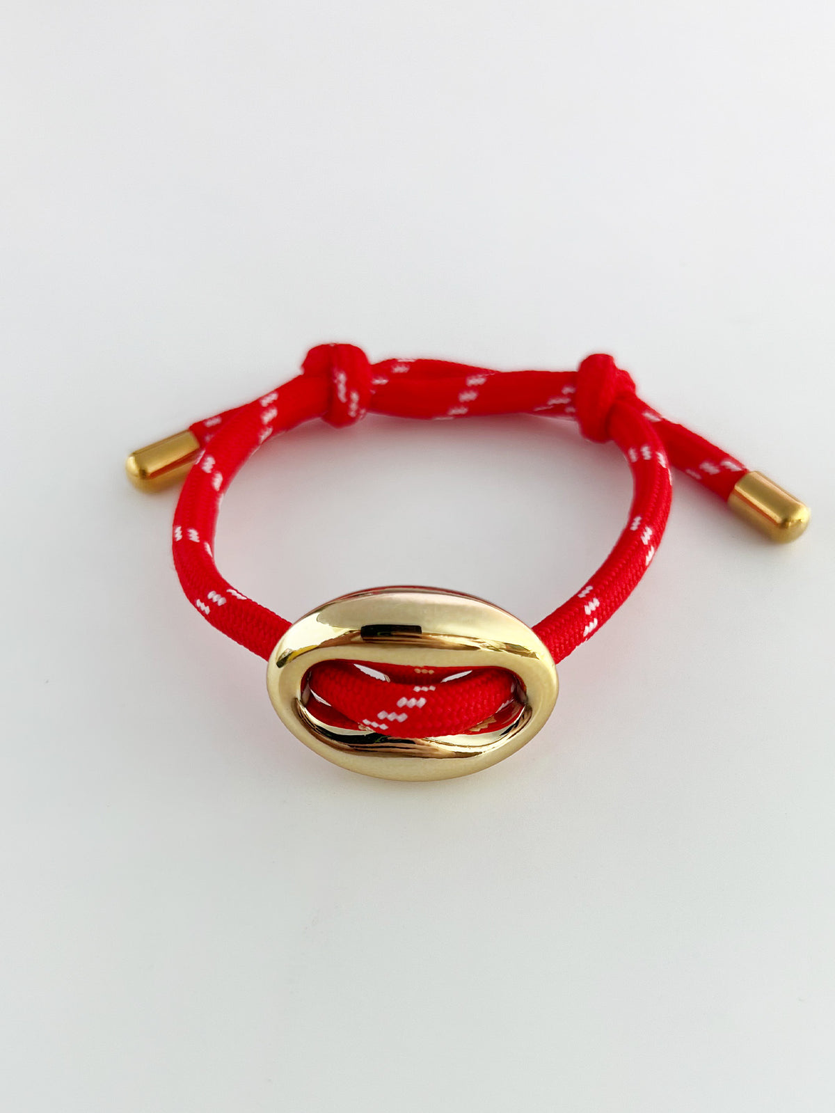Pulsera de cuerda con dije